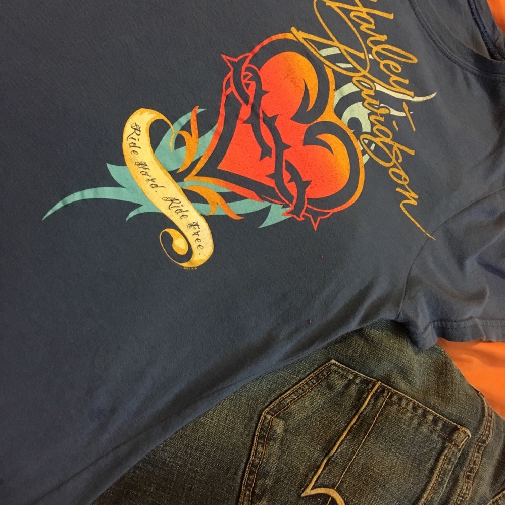 Women's Harley Davidson t-shirt. Blue. Size L - Picture 2 of 5